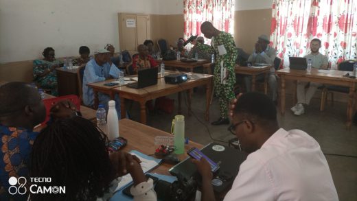 Les membres de SYNARESEP-TOGO à l&rsquo;école de la gestion des déchets et emballages plastiques.