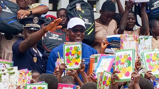 LACS 3 : Des kits scolaires offerts à 743 élèves